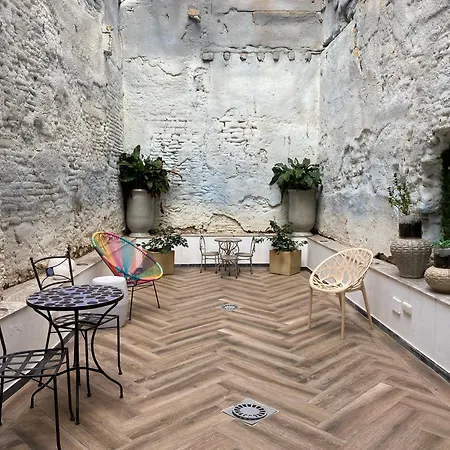 U-nique Rosaleda Málaga